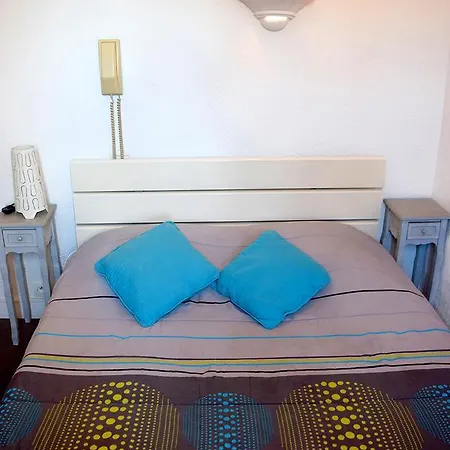 Nouvel Hotel 2*