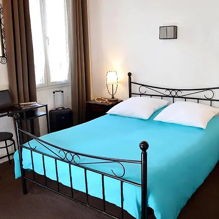 Nouvel Hotel 2*